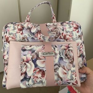 Makeup bag set